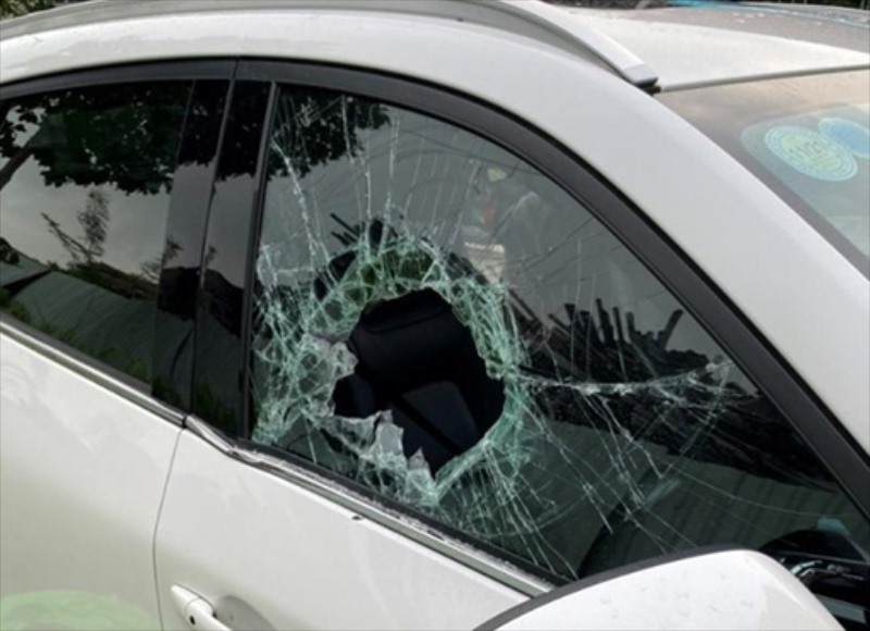 Tội phạm đập kính xe ô tô, lấy trộm tài sản để trong xe