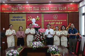 Đồng chí Nguyễn Anh Tú, Phó Bí thư TT Thành ủy chúc mừng 60 năm Ngày thành lập Ngành Kiểm sát nhân dân
