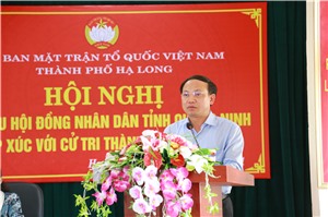 Bí thư Tỉnh ủy Nguyễn Xuân Ký tiếp xúc cử tri TP Hạ Long