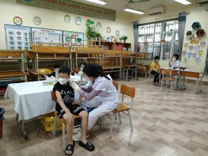 Phường Hồng Gai triển khai tiêm phòng Vắc - xin COVID -19 mũi 1 cho trẻ em từ 5 đến dưới 12 tuổi.